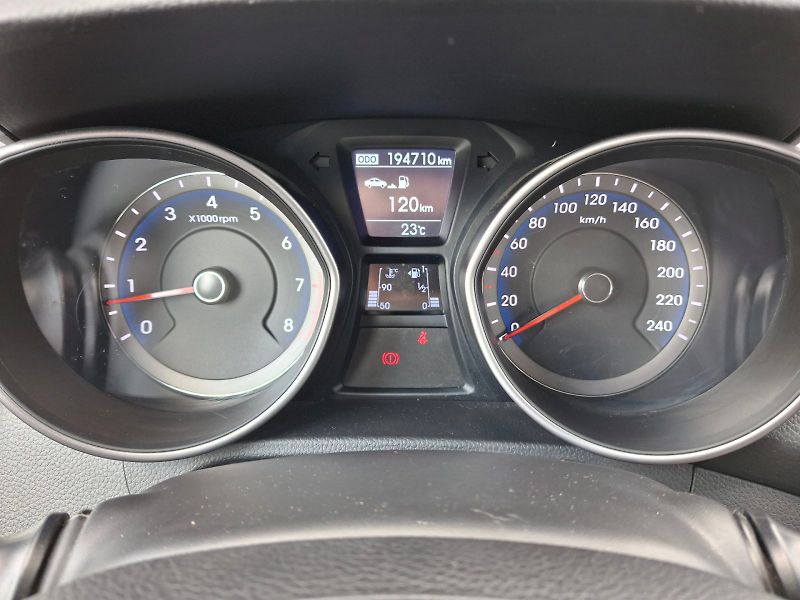 Hyundai i30 (2015) Kombi - fotka 16 z 31