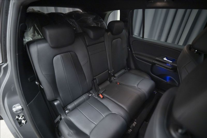 Mercedes-Benz GLB 2,0 200d 4MATIC NAVI KAMERA ČR - fotka 12 z 47