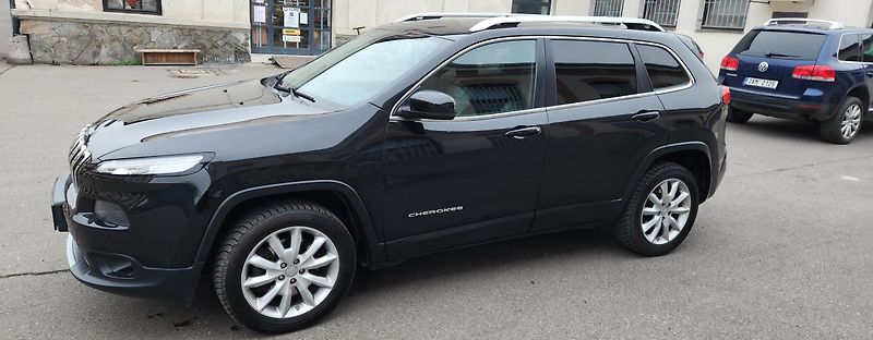 Jeep Cherokee (2015) 2.0D MJET LIMITED AWD LED DPH - fotka 10 z 54
