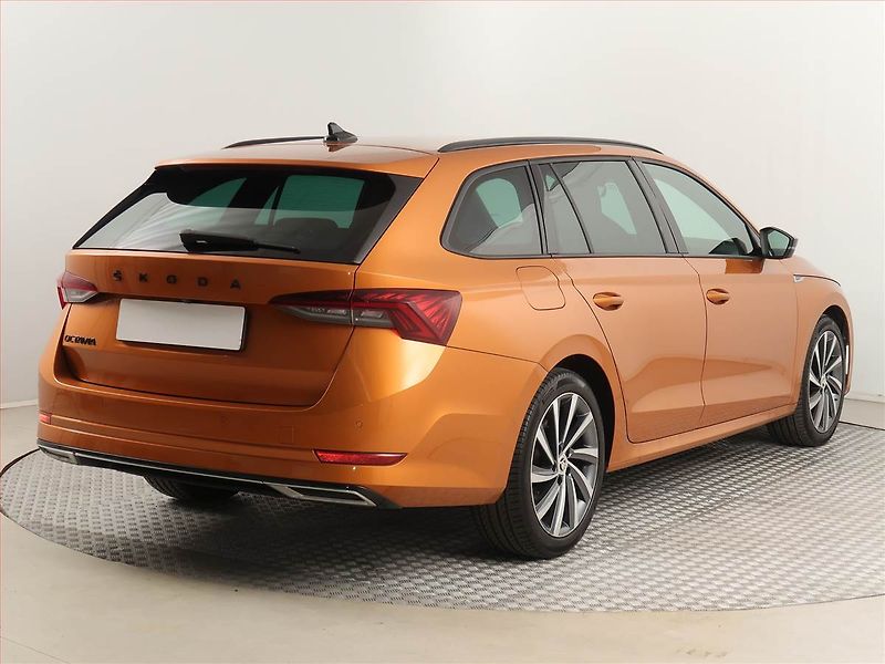 Škoda Octavia (2023) Sportline 2.0 TDI - fotka 5 z 20