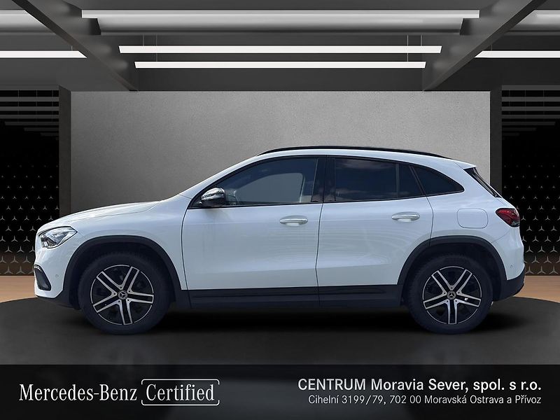 Mercedes-Benz GLA 200 d 4MATIC - fotka 2 z 17
