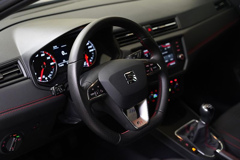 Seat Ibiza - fotka 14 z 24