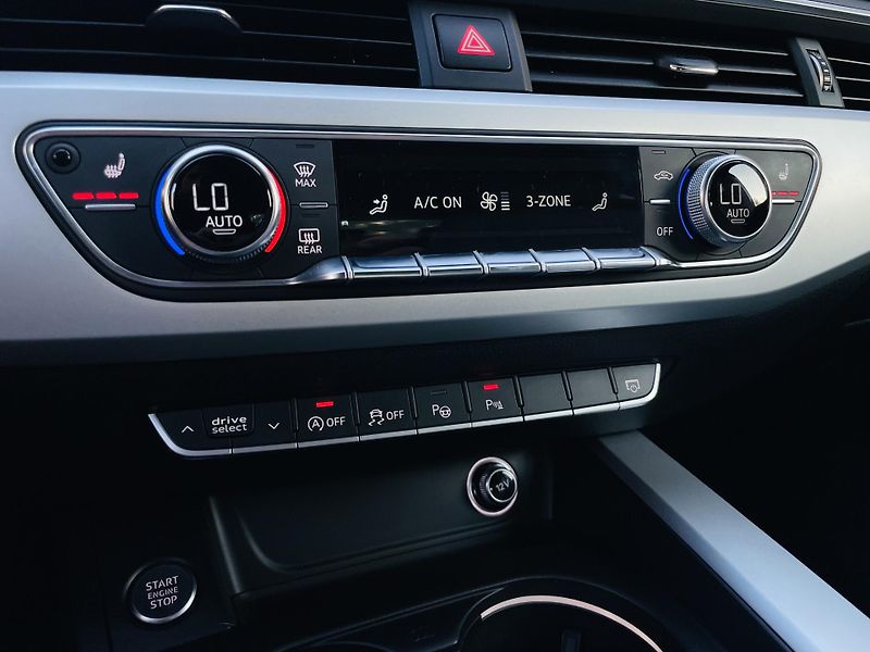Audi A5 2.0i 140KW AUT KAMERY SERVISKA - fotka 42 z 56