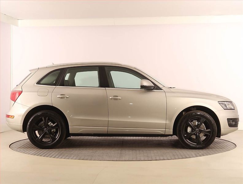 Audi Q5 (2012) 2.0 TDI, 4X4, Automat, Navi - fotka 6 z 24
