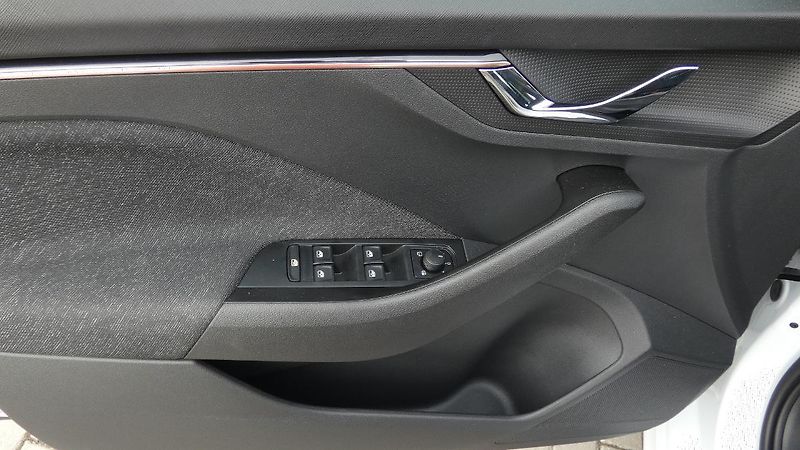 Škoda Kamiq 1.0 TSI Style DSG - fotka 9 z 22