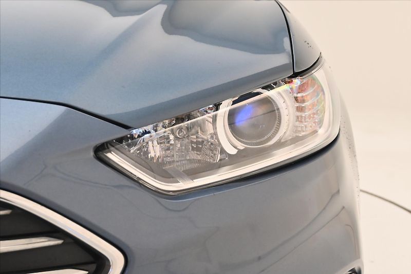 Ford Mondeo 2,0 TDCi 110 kW AT8 Titanium Z - fotka 31 z 33