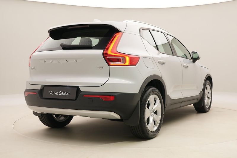 Volvo XC40 D3 MOMENTUM AUT  - fotka 12 z 45