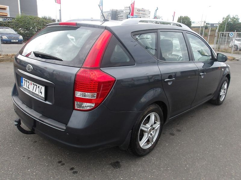 Kia Ceed 1,4i ČR ! NAJ.94000 km !!! Ser - fotka 10 z 34