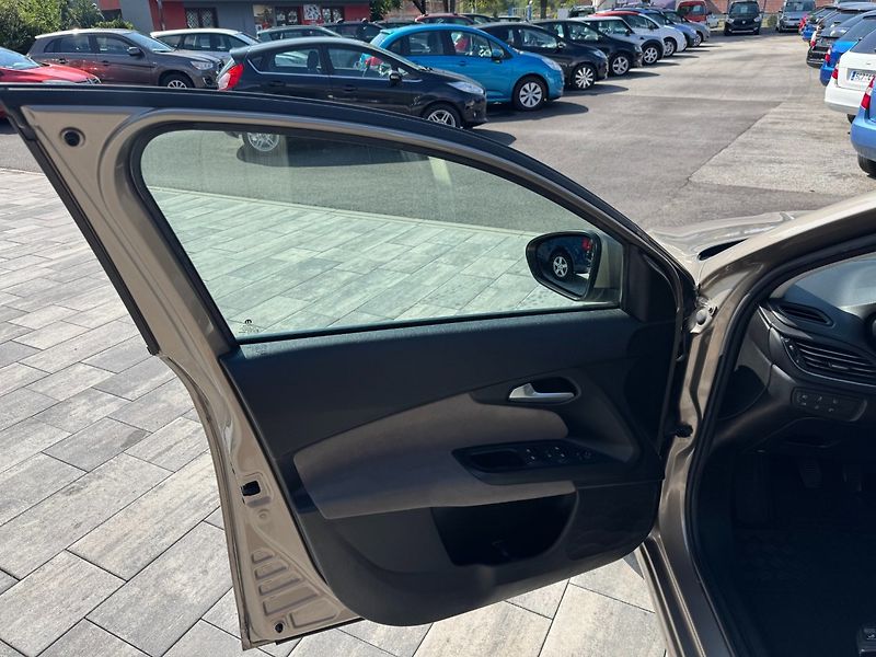 Fiat Tipo (2017) 1.6 MujtiJet 88kW - fotka 9 z 31
