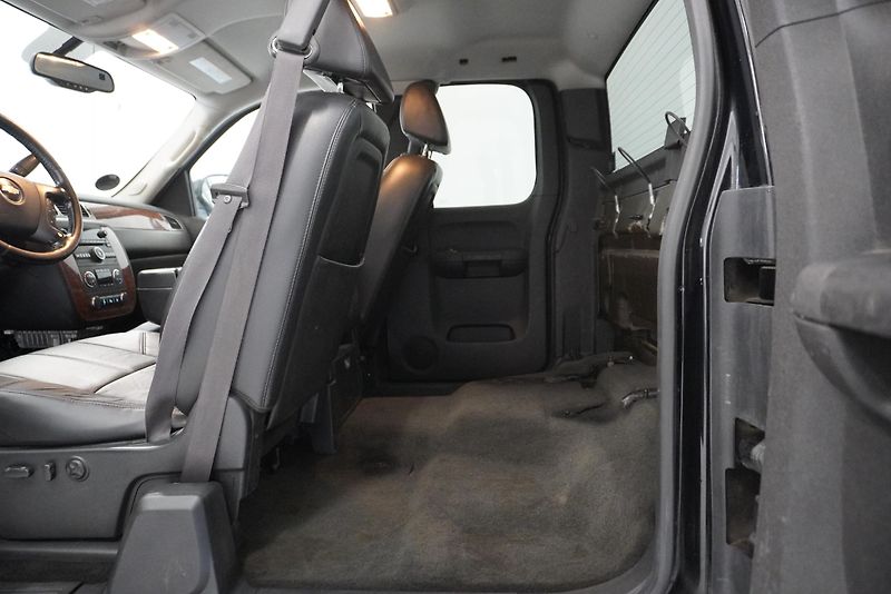 Chevrolet Silverado 2500 6.6 V8 - fotka 12 z 39