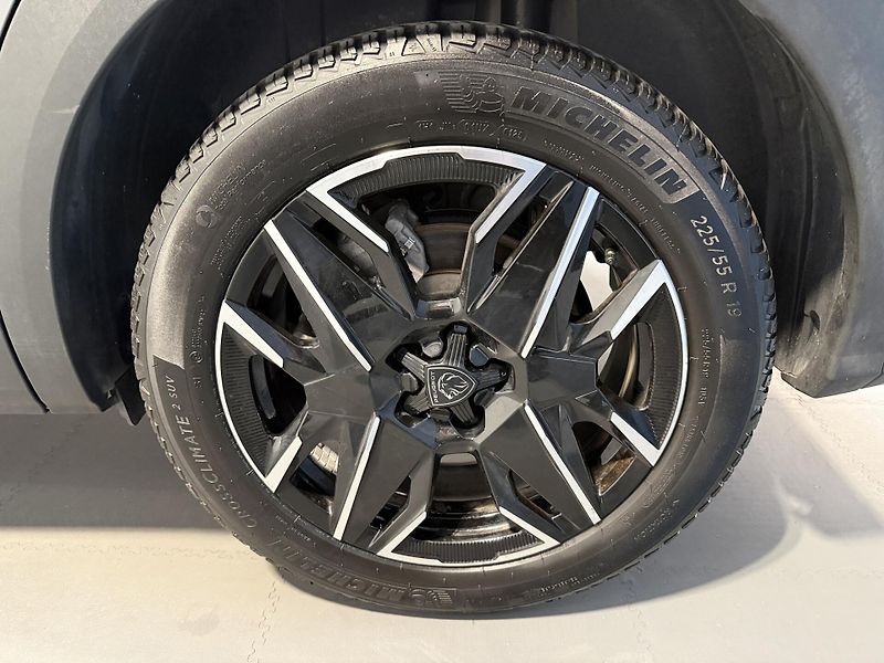 Peugeot 5008 ALLURE Hybrid 136 e-DCS6 - fotka 14 z 14