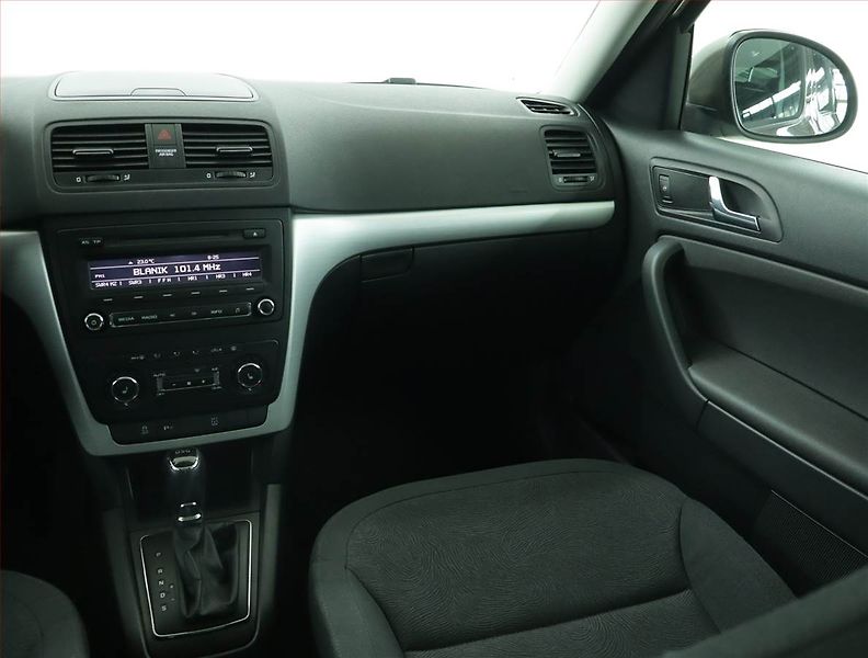 Škoda Yeti (2014) 1.4 TSI, Automat, Serv.kniha - fotka 8 z 17