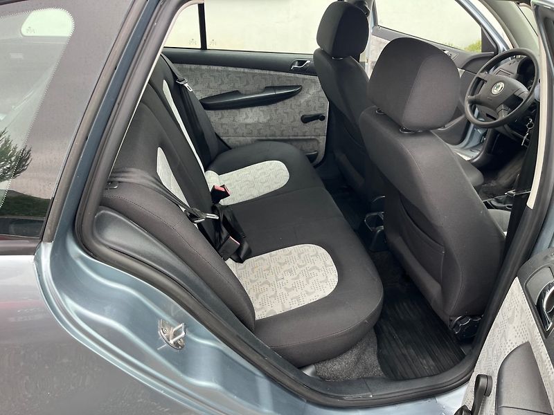 Škoda Fabia (2003) 1.9 TDI - fotka 11 z 15