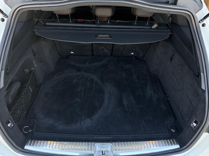 Mercedes-Benz Třídy C C43 AMG 4MATIC  - fotka 35 z 38