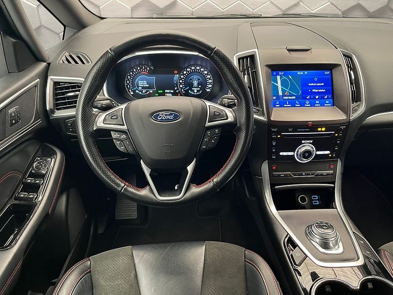 Ford S-MAX 2.5 HEV ST-Line - fotka 8 z 75