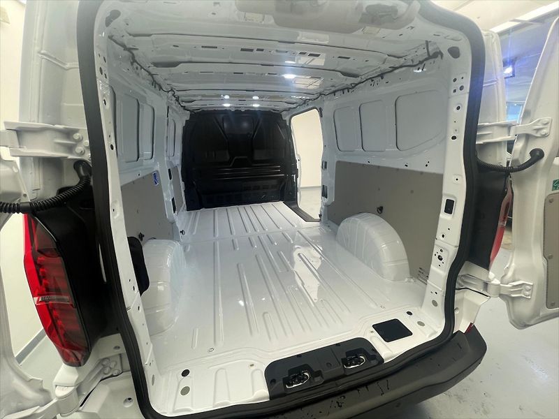 Volkswagen Transporter e skříň 100 kW DR - fotka 14 z 22