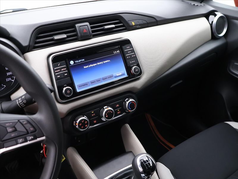 Nissan Micra 1.0 i 52kW CZ Acenta - fotka 23 z 33