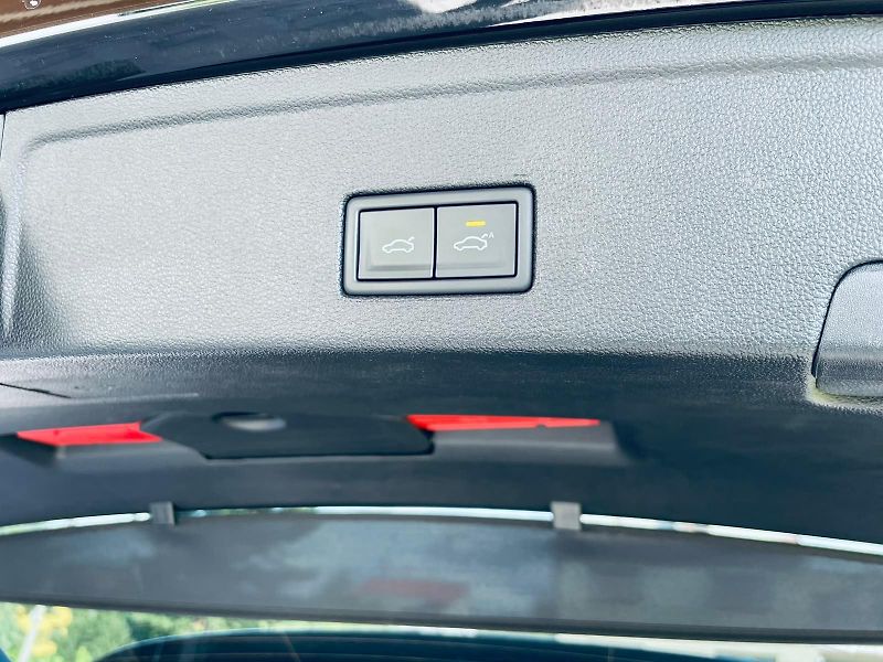Volkswagen Touareg (2024) R eHybrid 3.0 V6 TSi, 340kW - fotka 19 z 23