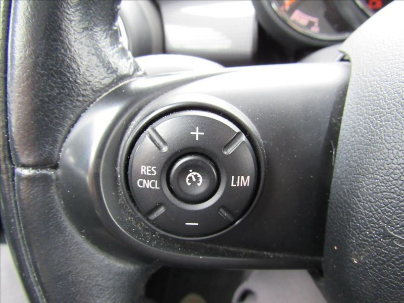 Mini Cooper 1,5 i 100kW - fotka 26 z 34
