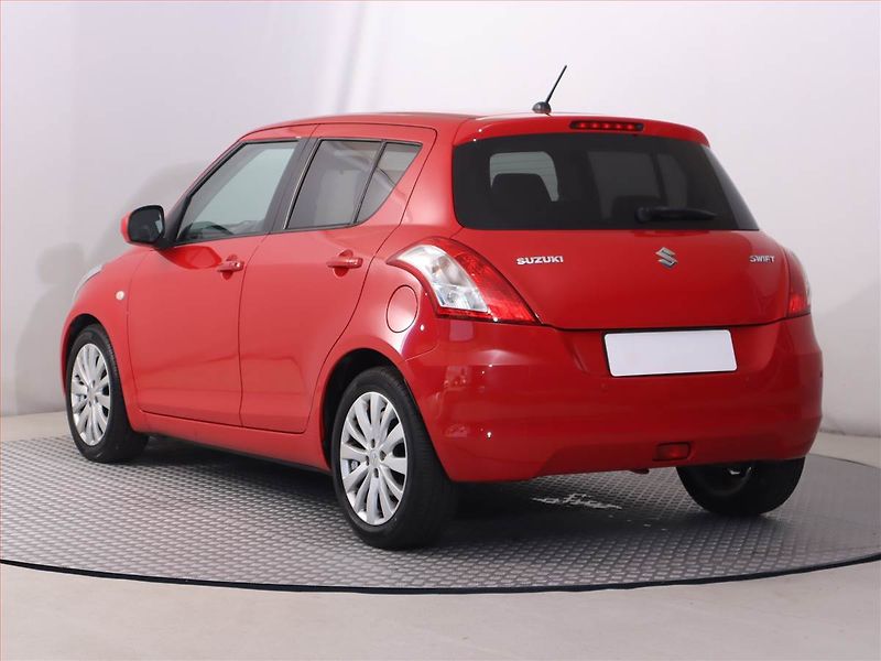 Suzuki Swift (2013) 1.2, Automat, Tempomat - fotka 4 z 17