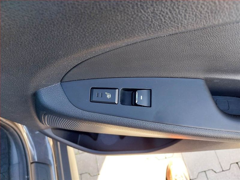 Hyundai Tucson (2015) 2.0 CRDi, 4X4, Automat, Kůže - fotka 20 z 31