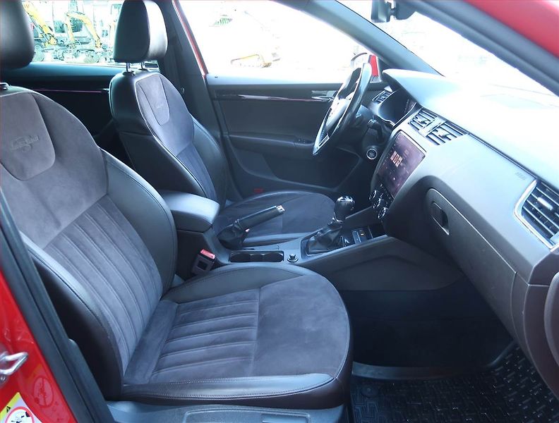 Škoda Octavia (2019) Laurin&Klement 2.0 TDI, 4X4 - fotka 9 z 30