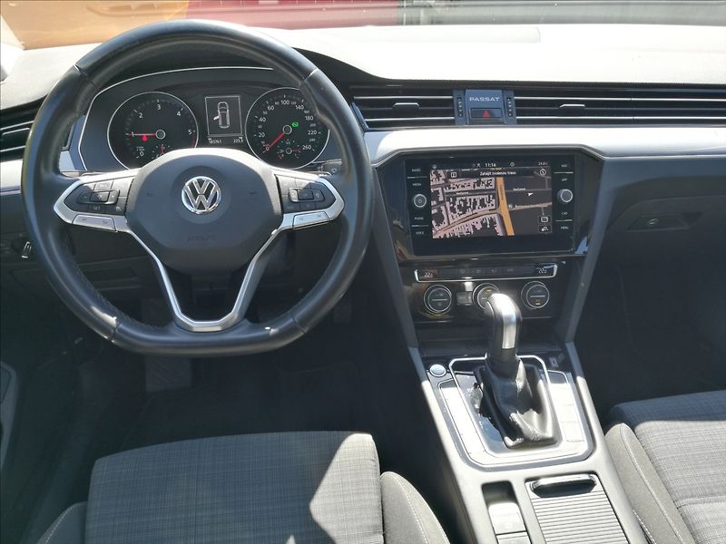 Volkswagen Passat 2,0 TDI DSG - fotka 5 z 24