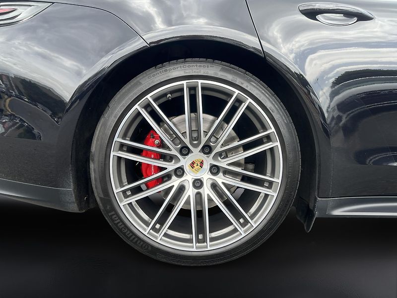Porsche Panamera (2019) GTS - fotka 13 z 30