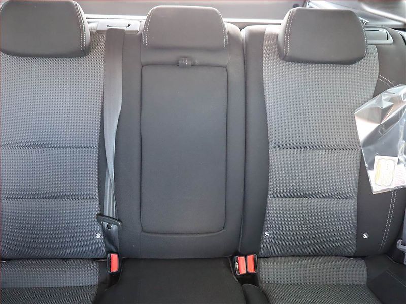 Hyundai i30 (2016) 1.6 CRDi, Automat, Navi - fotka 10 z 19