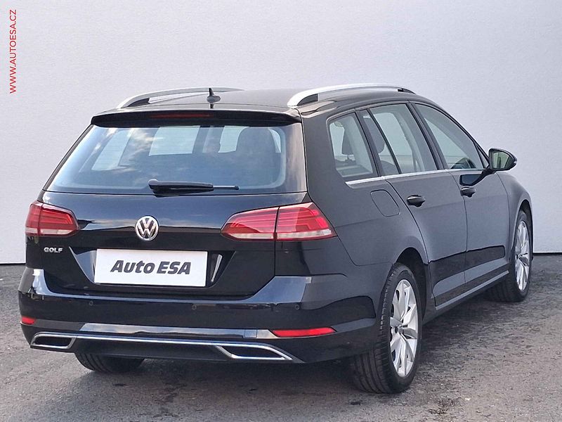 Volkswagen Golf (2018) 1.5TSi, ČR, Highline, DSG - fotka 4 z 17