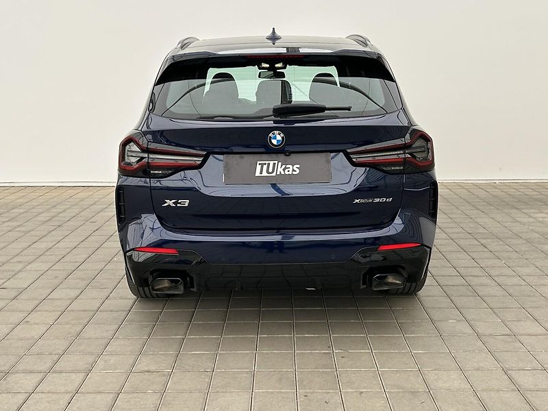 BMW X3 3.0 D 4x4 XDrive - fotka 4 z 32