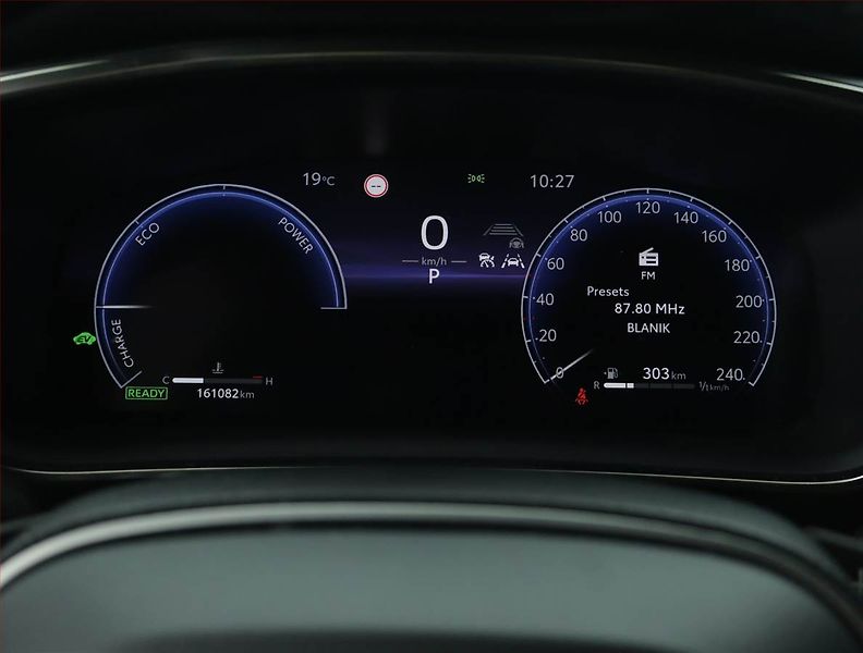 Toyota Corolla (2023) 2.0 Hybrid - fotka 11 z 16
