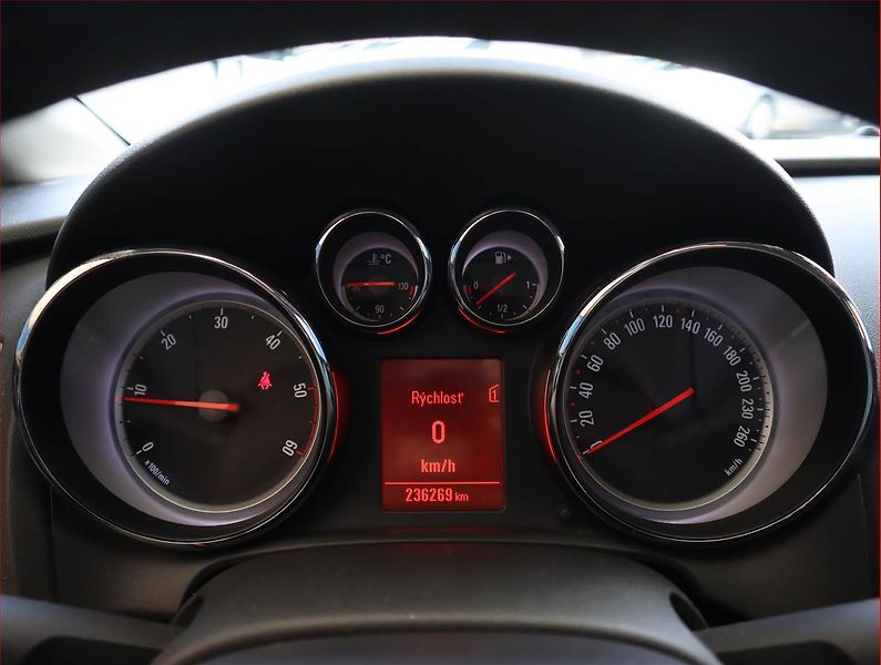 Opel Astra (2013) 1.7 CDTI, Serv.kniha, Tempomat - fotka 11 z 16