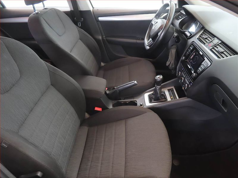 Škoda Octavia (2014) Elegance 1.6 TDI, 4X4 - fotka 9 z 14