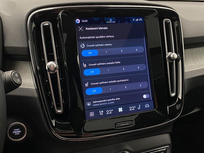 Volvo XC40 (2026) B3 AUT DARK ULTRA - fotka 46 z 66