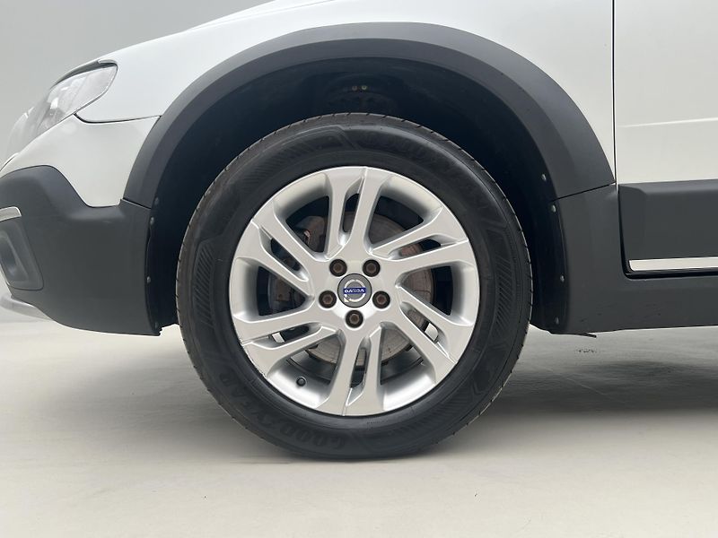 Volvo XC70 D4 AWD MOMENTUM AUT - fotka 14 z 44