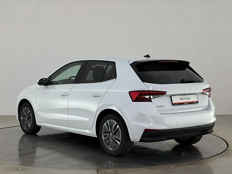 Škoda Fabia Top Selection + zimní kola - fotka 15 z 28