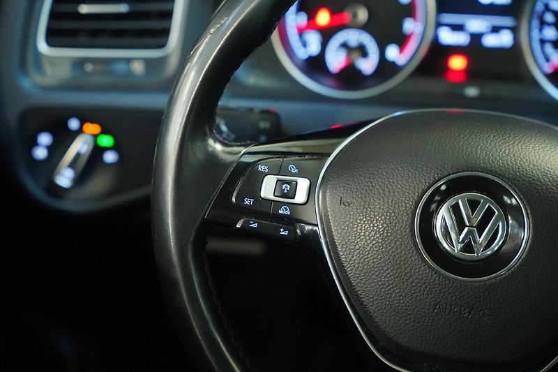 Volkswagen Golf - fotka 17 z 29