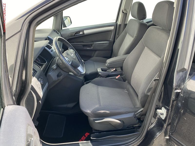 Opel Zafira (2012) 1.6i 7míst, Family - fotka 9 z 15