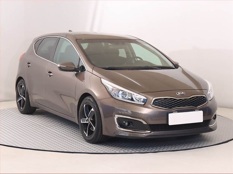 Kia Ceed (2018) 1.6 GDI, Serv.kniha, Navi - fotografie inzerátu