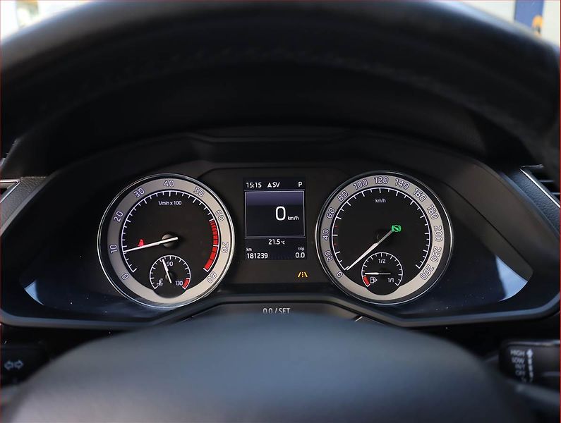 Škoda Superb (2016) Laurin&Klement 1.8 TSI - fotka 11 z 21