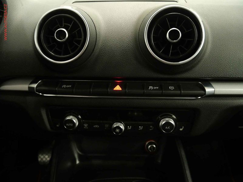 Audi A3 (2014) 2.0TDi, LED, navi, park.asist - fotka 13 z 23