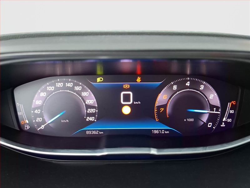 Peugeot 5008 (2024) PureTech 130 - fotka 11 z 19