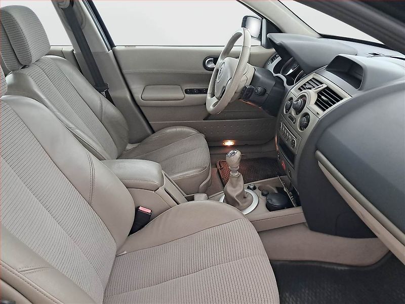 Renault Mégane (2006) 2.0 16V , jezdí výborně - fotka 9 z 17