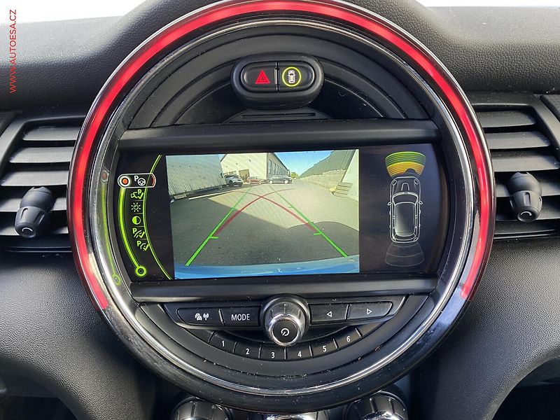Mini Cooper (2015) 1.5i, LED, navi, panor - fotka 18 z 19