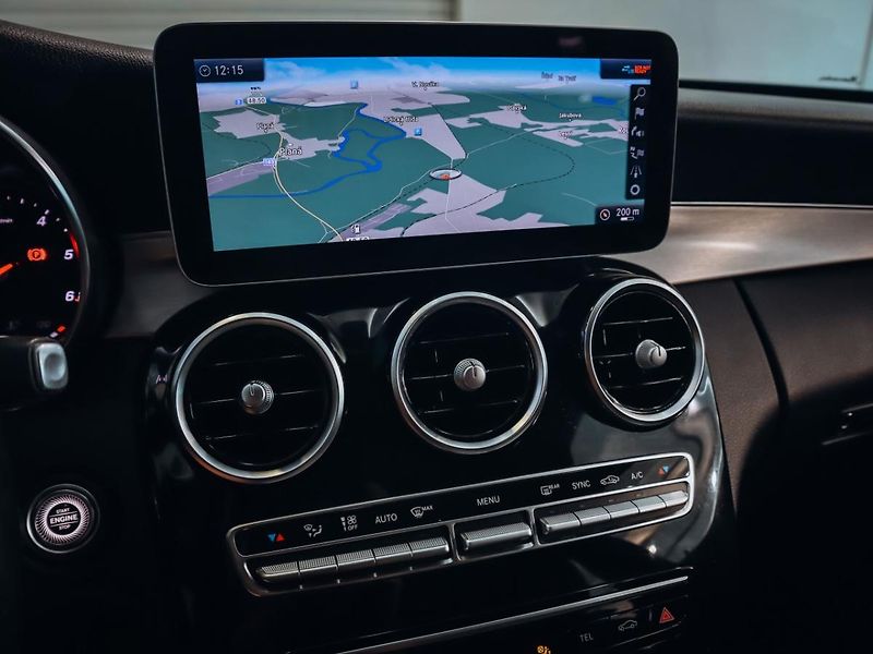 Mercedes-Benz Třídy C C 220d 4MATIC kombi - fotka 18 z 28