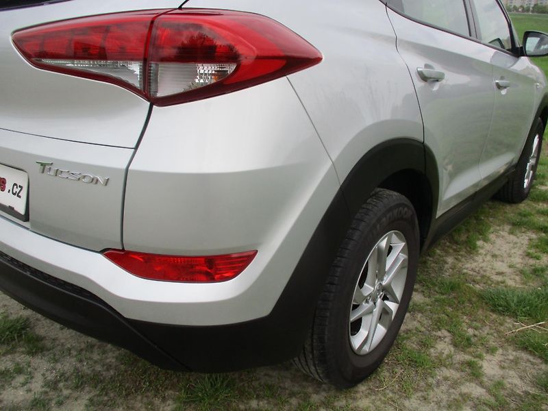 Hyundai Tucson 1.6 GDi 99kW*70tkm*KRÁSNÝ STAV - fotka 32 z 41