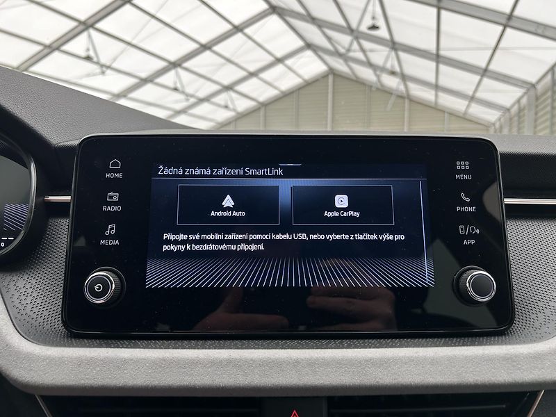Škoda Scala 1.0 TSI Top selection - fotka 14 z 28