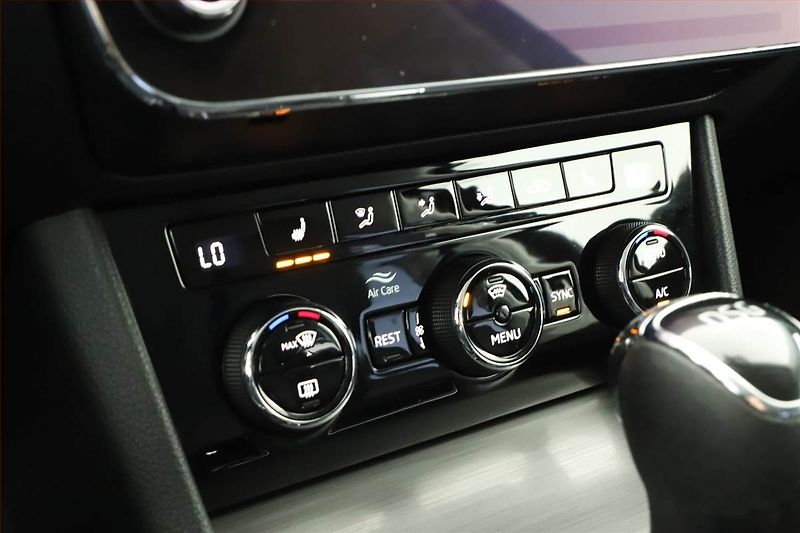 Škoda Superb (2019) 2.0 TDI, Automat, Navi - fotka 14 z 17