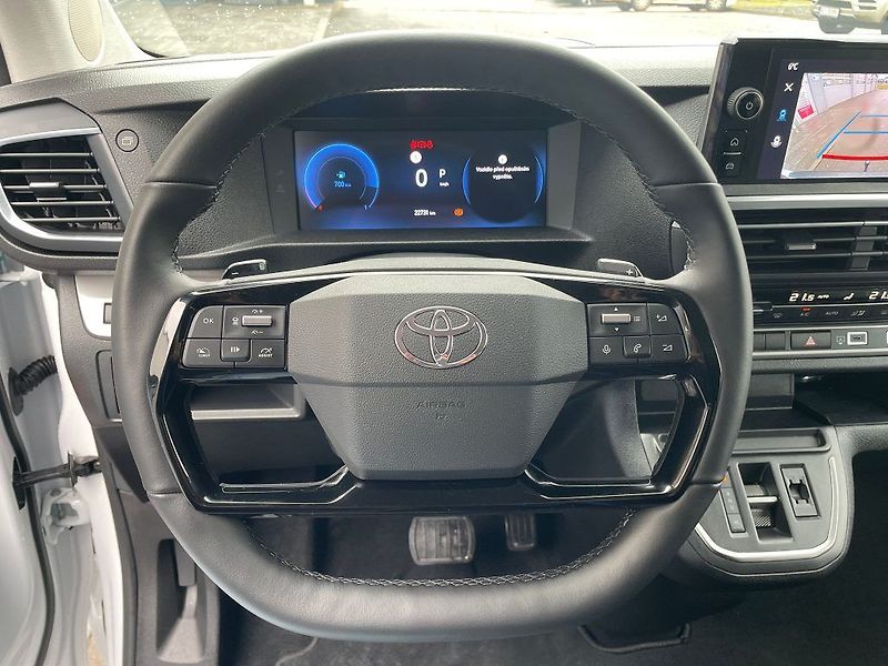 Toyota ProAce Verso 2.0L  177 - 8 AT AE Family 8S - fotka 22 z 29